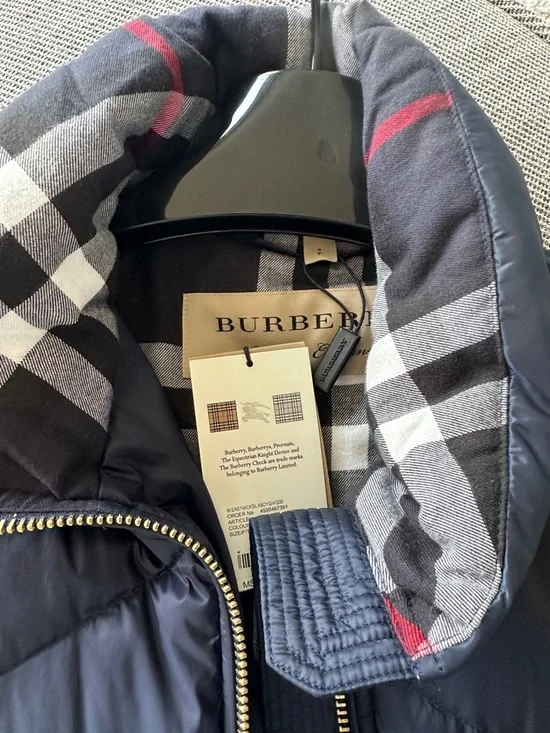 N E W Burberry Navy Puffer Coat with Signature Check Collar - Picture 2 of 6